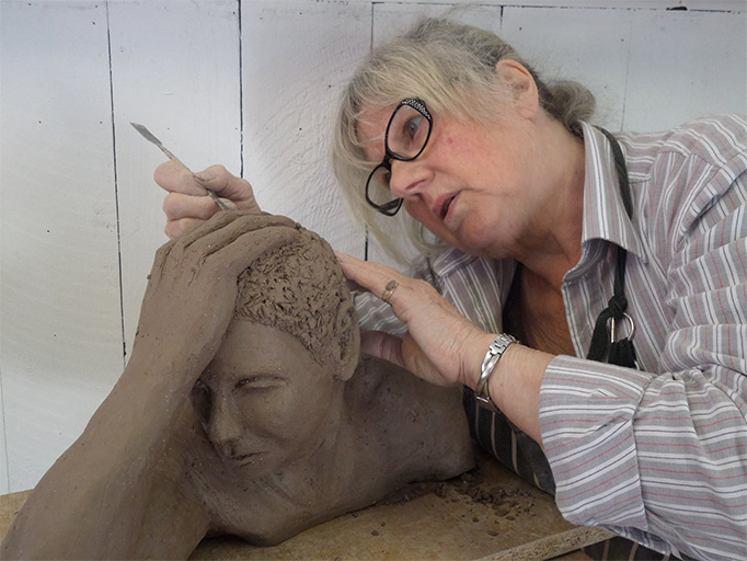 Life-Sculpture-and-Drawing-Classes-at-Amerton-Farm-in-Stafford